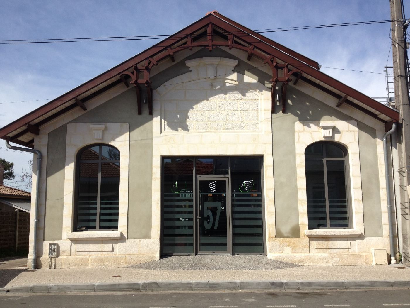 Façade du siège AUIGE, 57 rue du Port à La Teste-de-Buch
